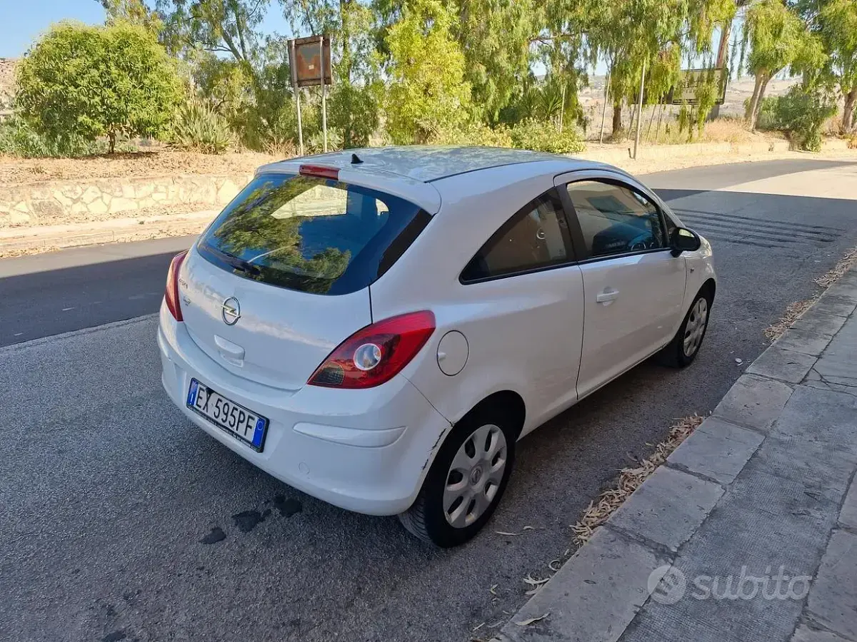 Usata Opel Corsa 85 CV (62 kW) 2014 Bianco Utilitaria