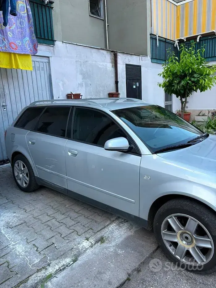Usata Audi A4 140 CV (102 kW) 2004 Grigio Station wagon