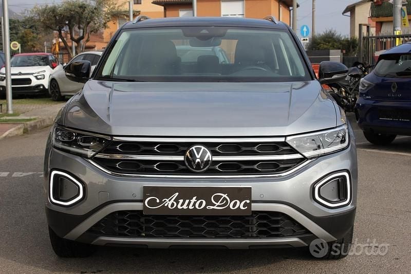 Usata VW T-Roc Style 116 CV (85 kW) 2025 Grigio SUV