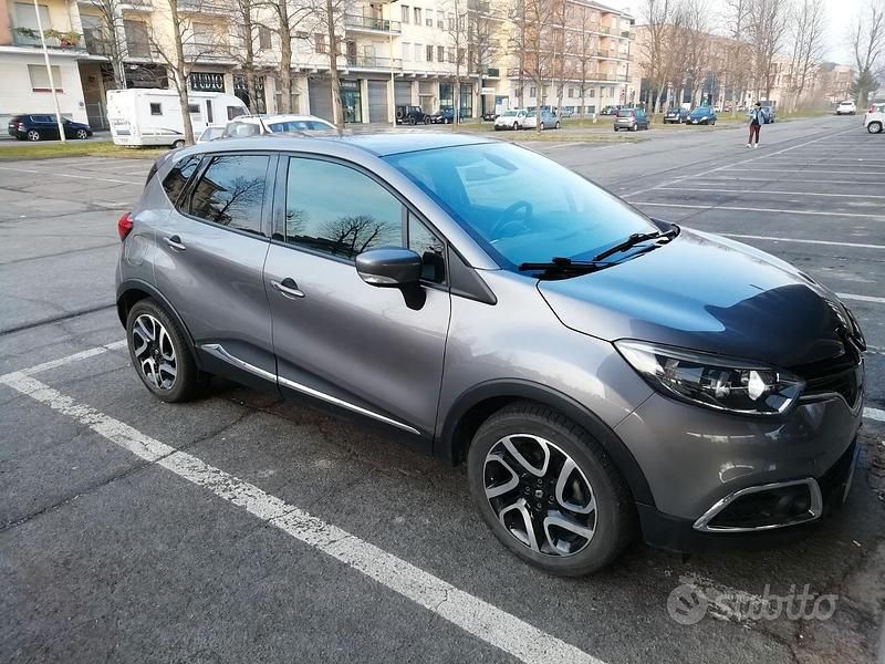 Usata Renault Captur 90 CV (66 kW) 2013 Grigio SUV