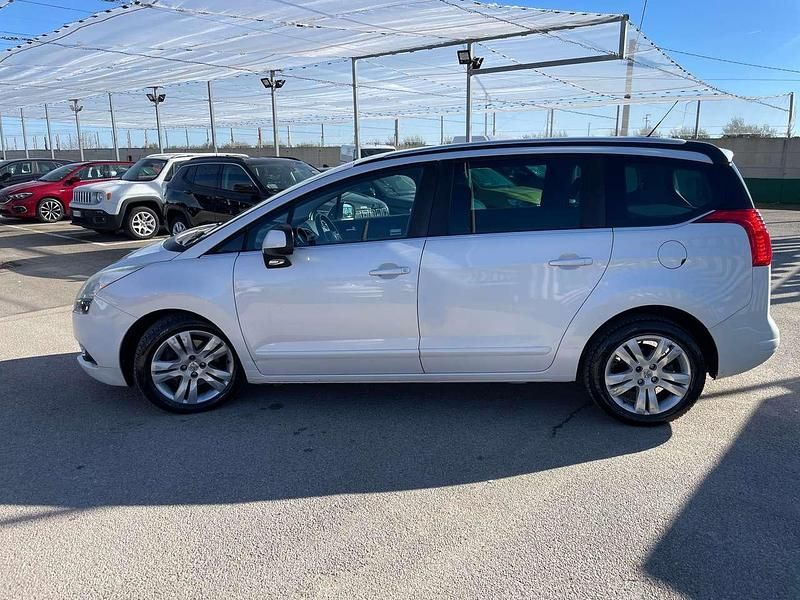 Usata Peugeot 5008 Business-Line 163 CV (119 kW) 2013 Bianco Monovolume