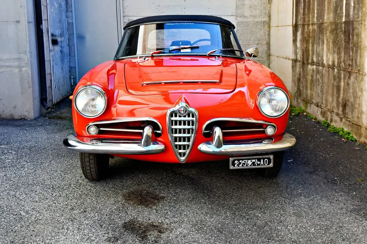 Usata Alfa Romeo Giulia 92 CV (67 kW) 1962 Rosso Cabrio
