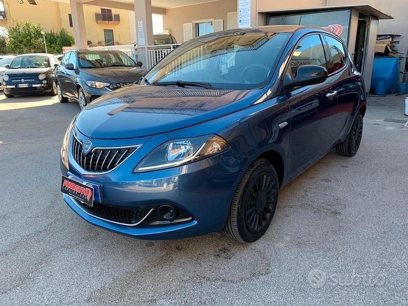 Blu Usata 2022 Lancia Ypsilon S Due volumi | 8499 € (Ottimo prezzo) - Immagine 1/4