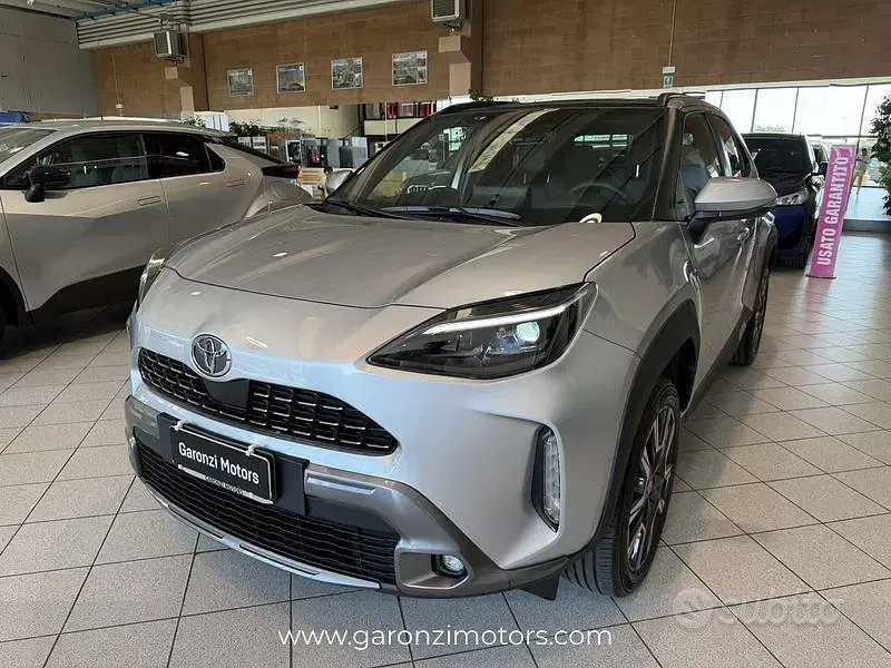 Nuova Toyota Yaris Cross Lounge 131 CV (96 kW) 2026 Nero SUV