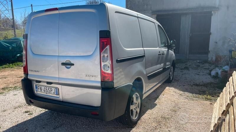 Grigio Usata 2013 Peugeot Expert Furgone | 7000 € (Buon prezzo) - Immagine 1/4