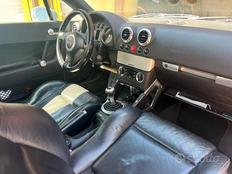 Usata Audi TT 179 CV (131 kW) 1999 Grigio Coupé