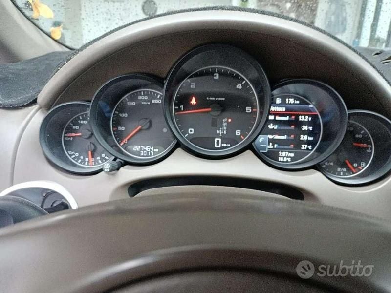 Usata Porsche Cayenne 245 CV (180 kW) 2012 Marrone SUV