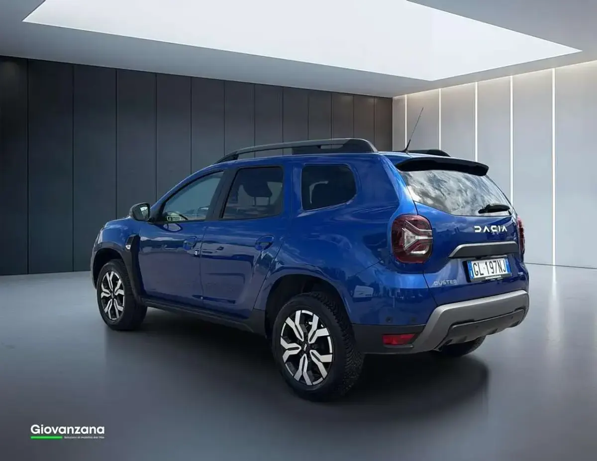 Usata Dacia Duster Journey 101 CV (74 kW) 2023 Blu iron SUV
