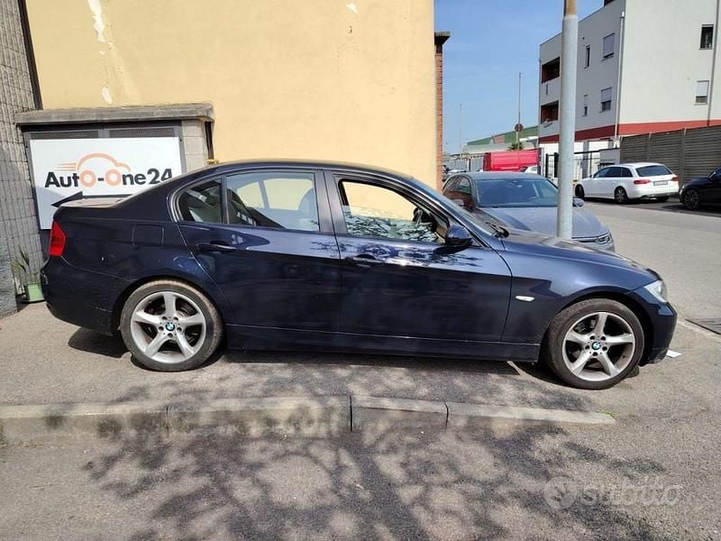 Usata BMW 320 150 CV (110 kW) 2007 Blu ceramico metallizzato Berlina