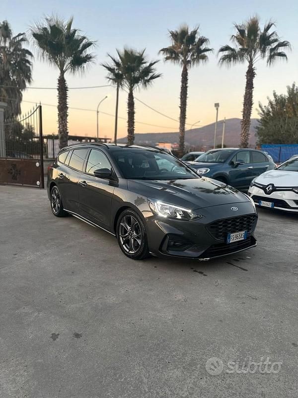Grigio Usata 2018 Ford Focus Vignale Station wagon | 11.000 € (Cara) - Immagine 1/4