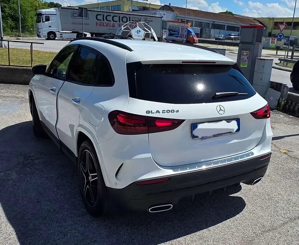 Usata Mercedes GLA200 Executive 150 CV (110 kW) 2024 SUV