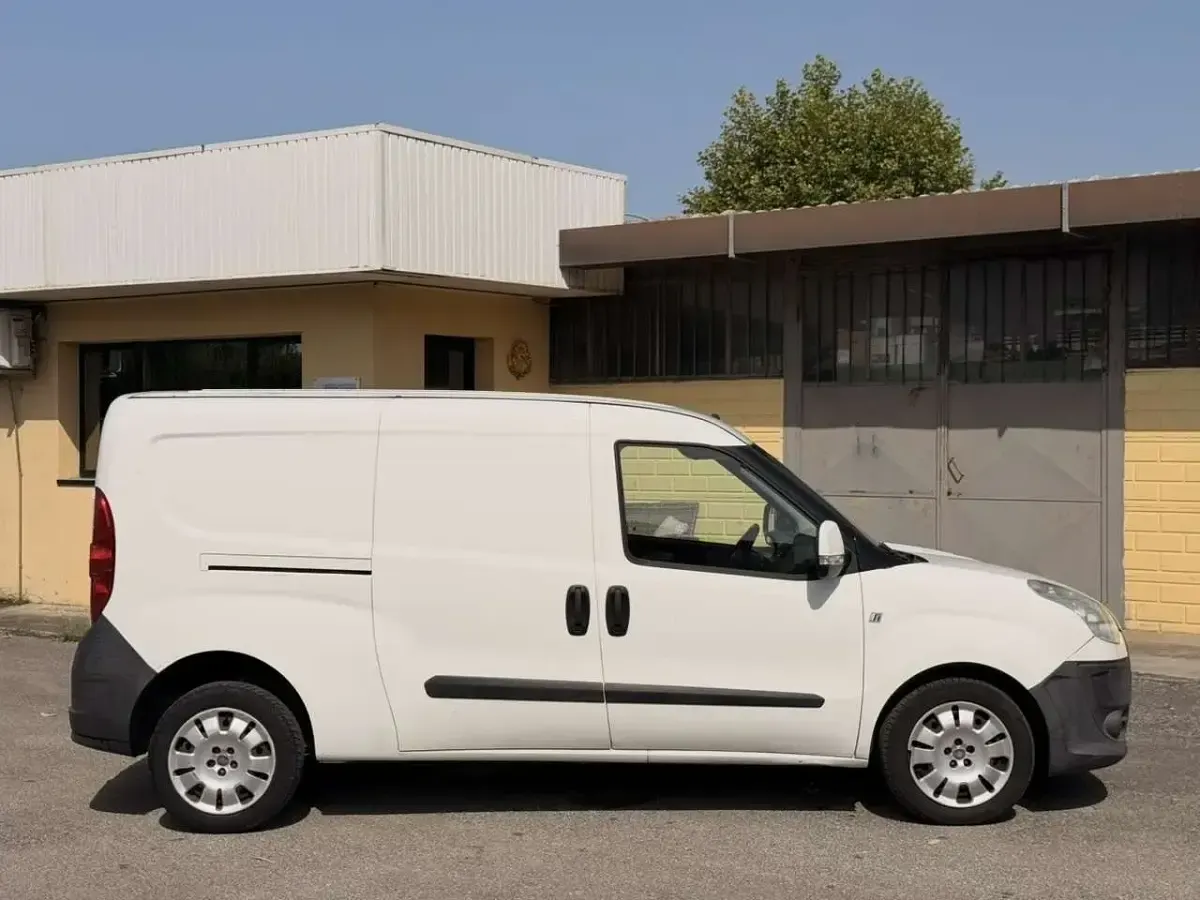 Usata Fiat Doblò 105 CV (77 kW) 2010 Other Monovolume