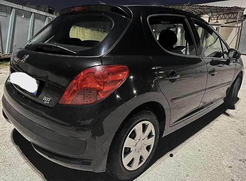 Usata Peugeot 207 68 CV (50 kW) 2010 Berlina