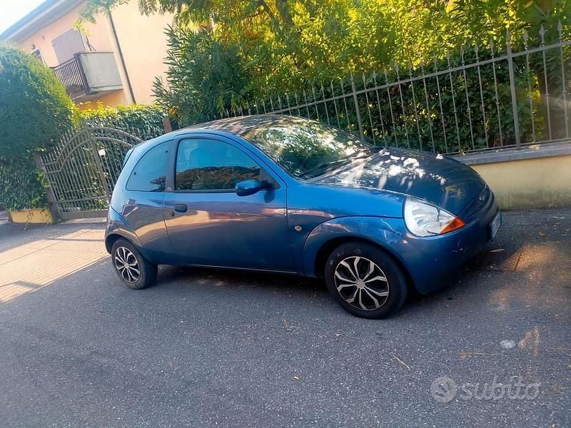 Usata Ford Ka 69 CV (50 kW) 2006 Blu Utilitaria