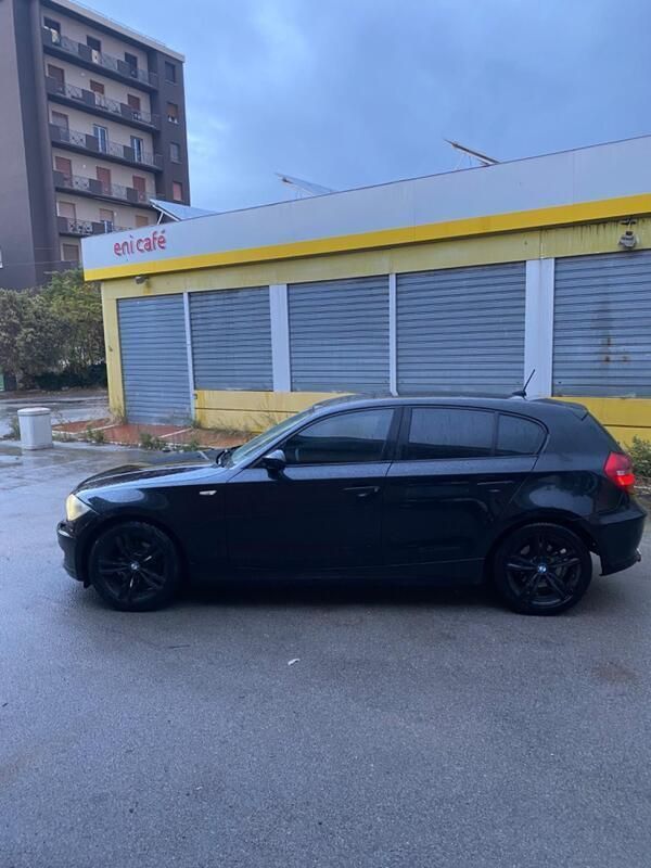 Usata BMW 118 176 CV (129 kW) 2008 Nero Utilitaria