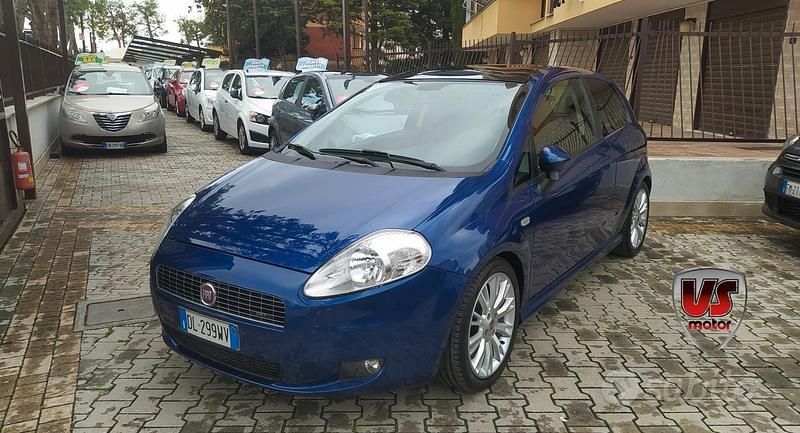 Usata Fiat Punto 119 CV (87 kW) 2007 Blu Berlina