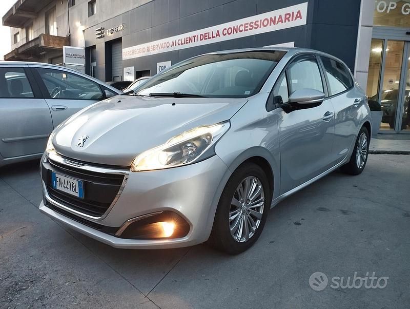 Usata Peugeot 208 Active 82 CV (60 kW) 2018 Grigio Utilitaria