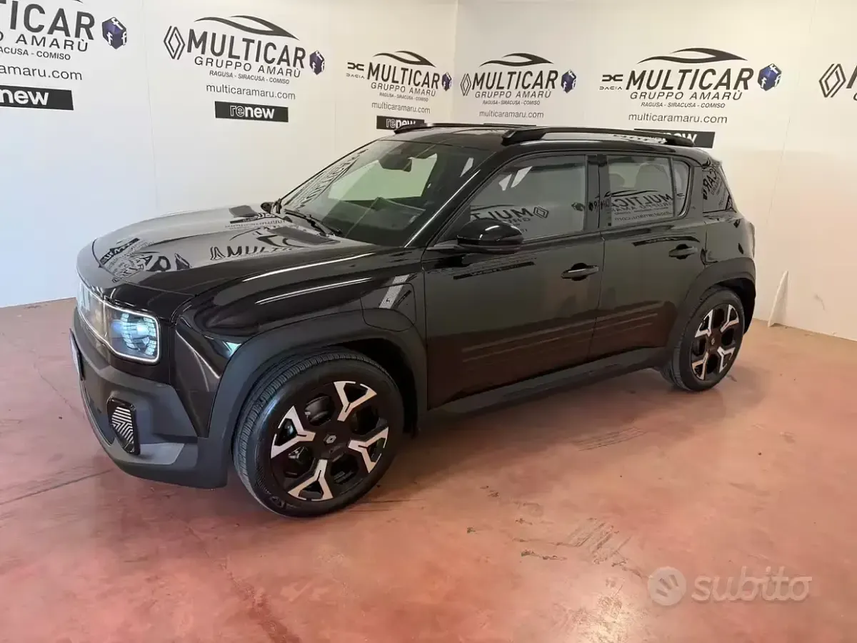 Usata Renault 4 E-Tech Komfort 77 kW (106 CV) 2026 Nero SUV