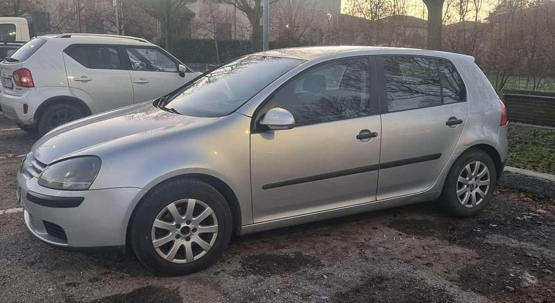 Usata VW Golf Comfortline 105 CV (77 kW) 2004 Berlina
