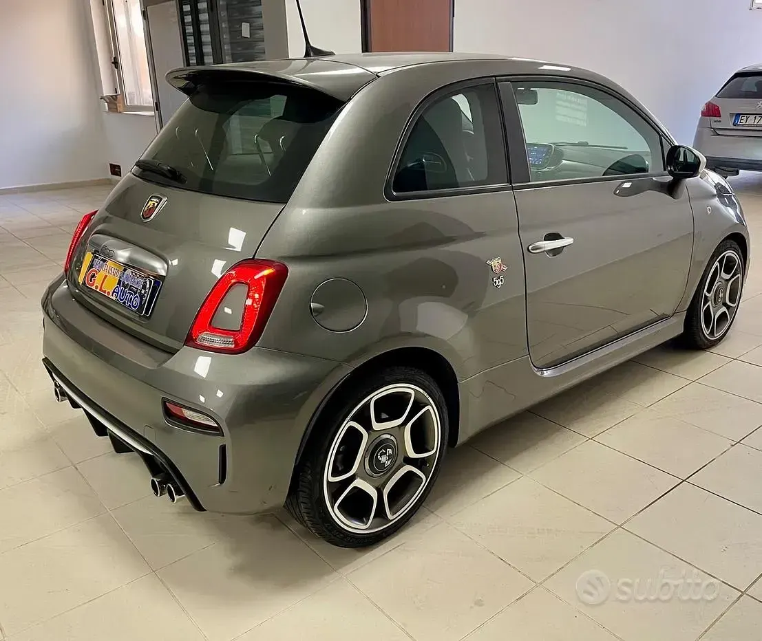 Usata Abarth 595 Turismo 165 CV (121 kW) 2022 Grigio Berlina