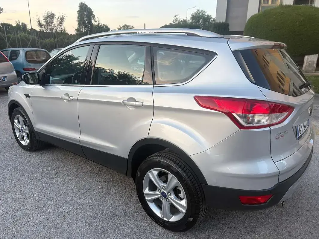 Usata Ford Kuga Titanium 116 CV (85 kW) 2014 Argento SUV