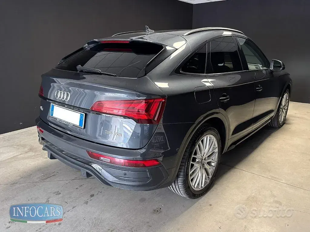 Usata Audi Q5 Business 163 CV (119 kW) 2022 Grigio vulcano metallizzato SUV