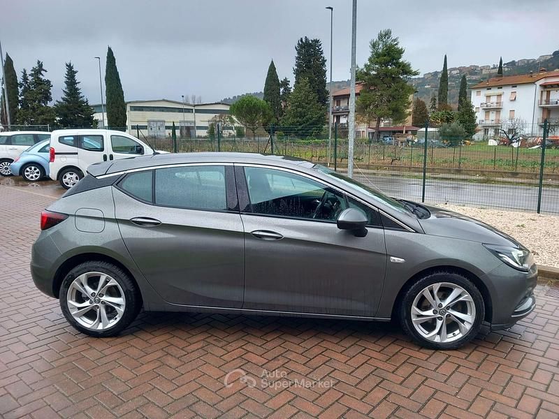Usata Opel Astra Dynamic 110 CV (80 kW) 2019 Grigio Berlina