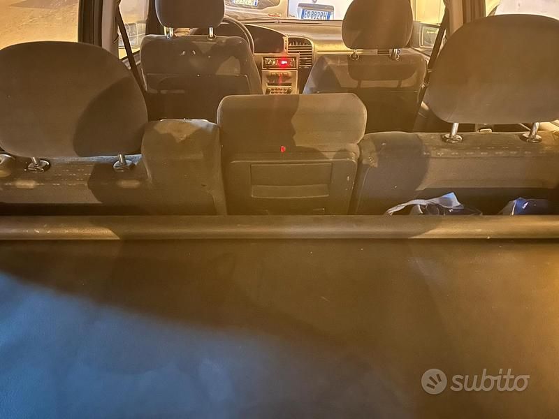 Usata Opel Zafira 97 CV (71 kW) 2005 Grigio Monovolume