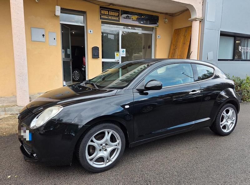 Nero Usata 2010 Alfa Romeo MiTo Due volumi | 6000 € (Buon prezzo) - Immagine 1/4