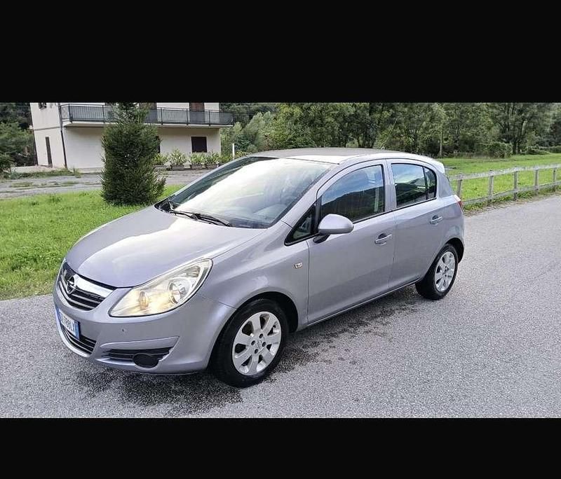 Usata Opel Corsa Club 75 CV (55 kW) 2009 Utilitaria