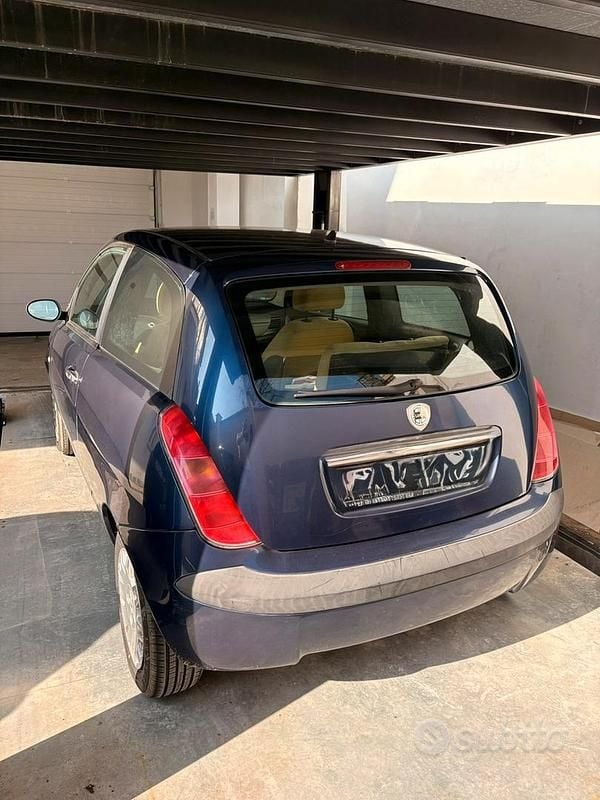 Usata Lancia Ypsilon 60 CV (44 kW) 2005 Blu Utilitaria