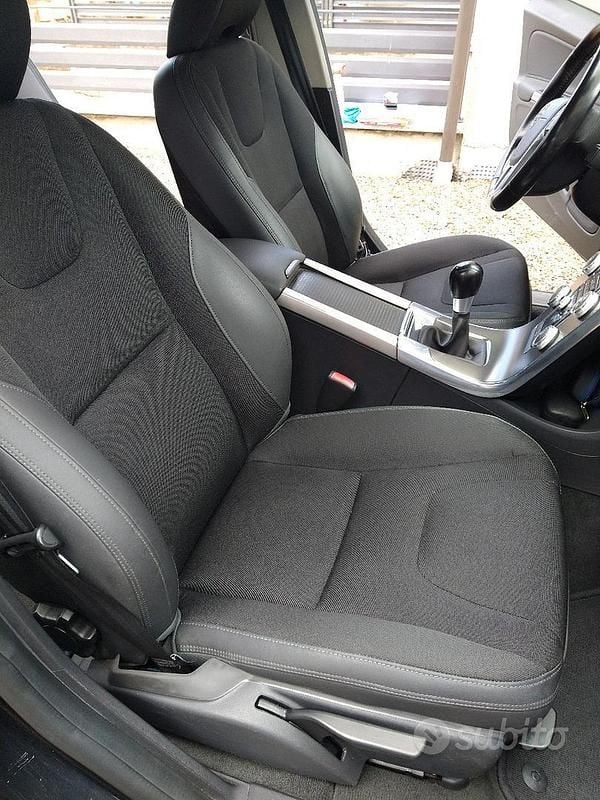 Usata Volvo S60 203 CV (149 kW) 2012 Nero Berlina