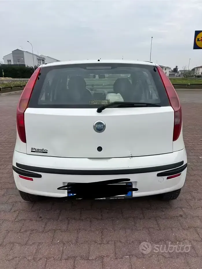 Usata Fiat Punto Classica 80 CV (58 kW) 2007 Bianco Utilitaria