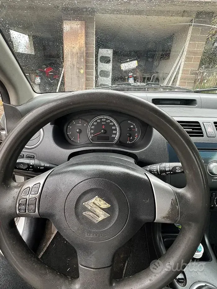 Usata Suzuki Swift 70 CV (51 kW) 2007 Grigio Utilitaria