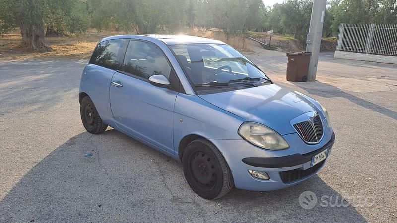 Usata Lancia Ypsilon 2004 Utilitaria