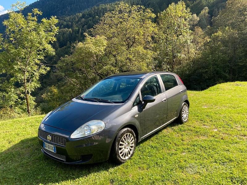 Usata Fiat Grande Punto 75 CV (55 kW) 2008 Nero Utilitaria