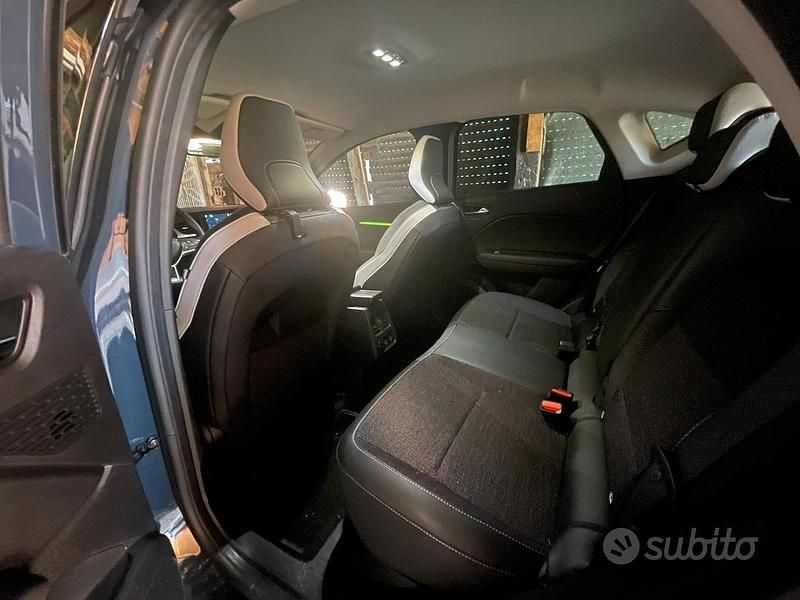 Usata Renault Captur 100 CV (73 kW) 2023 Blu SUV