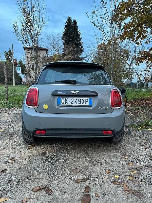 Usata Mini Cooper SE 75 kW (102 CV) 2021 Utilitaria