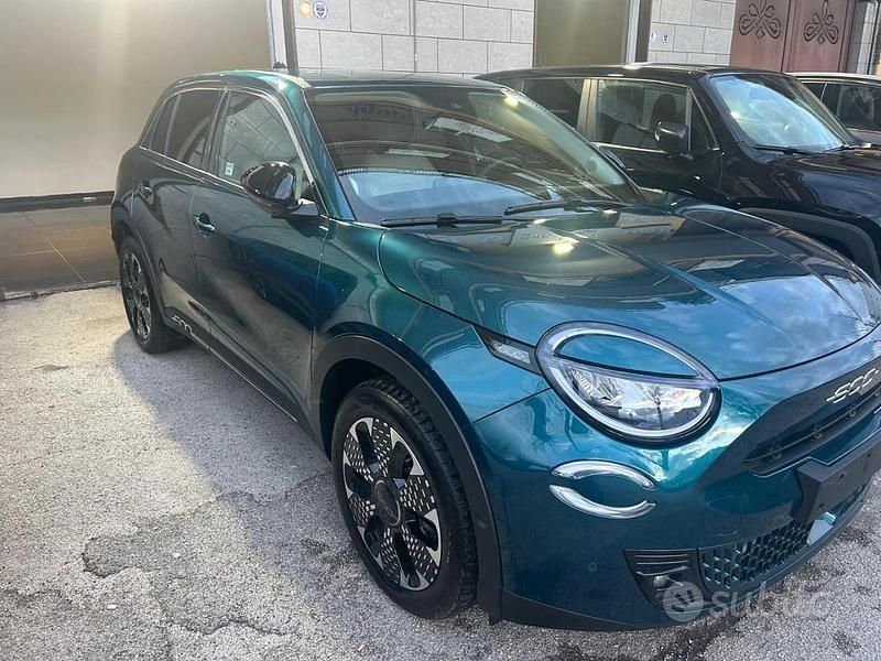 Usata Fiat 600 La Prima 110 CV (80 kW) 2025 Blu SUV