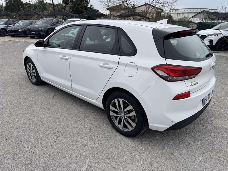 Usata Hyundai i30 110 CV (80 kW) 2017 Bianco Utilitaria