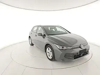 Usata VW Golf VIII Life 116 CV (85 kW) 2025 Utilitaria