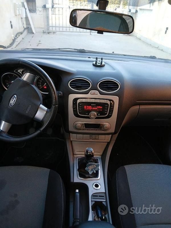 Usata Ford Focus 109 CV (80 kW) 2010 Nero Berlina