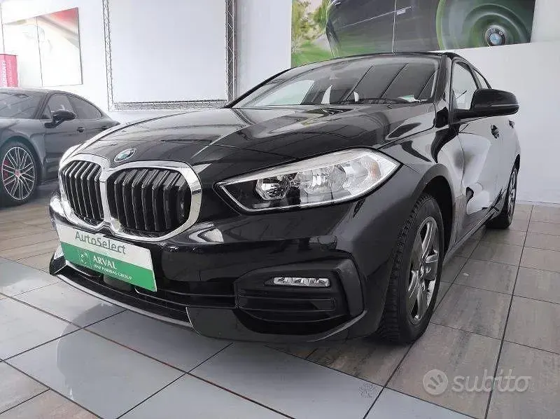 Usata BMW 118 Advantage 150 CV (110 kW) 2023 Nero Berlina