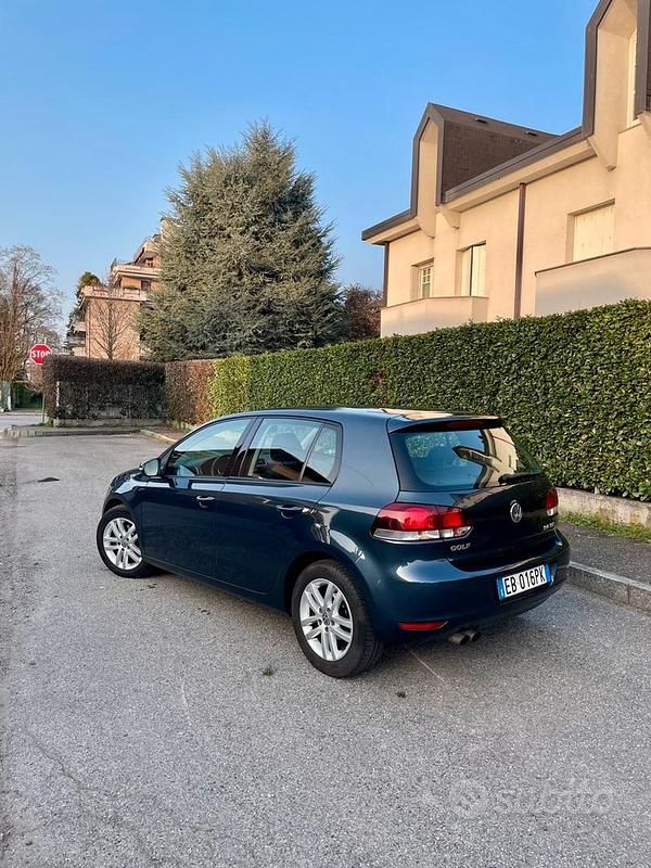 Usata VW Golf VI Highline 140 CV (102 kW) 2010 Blu Utilitaria