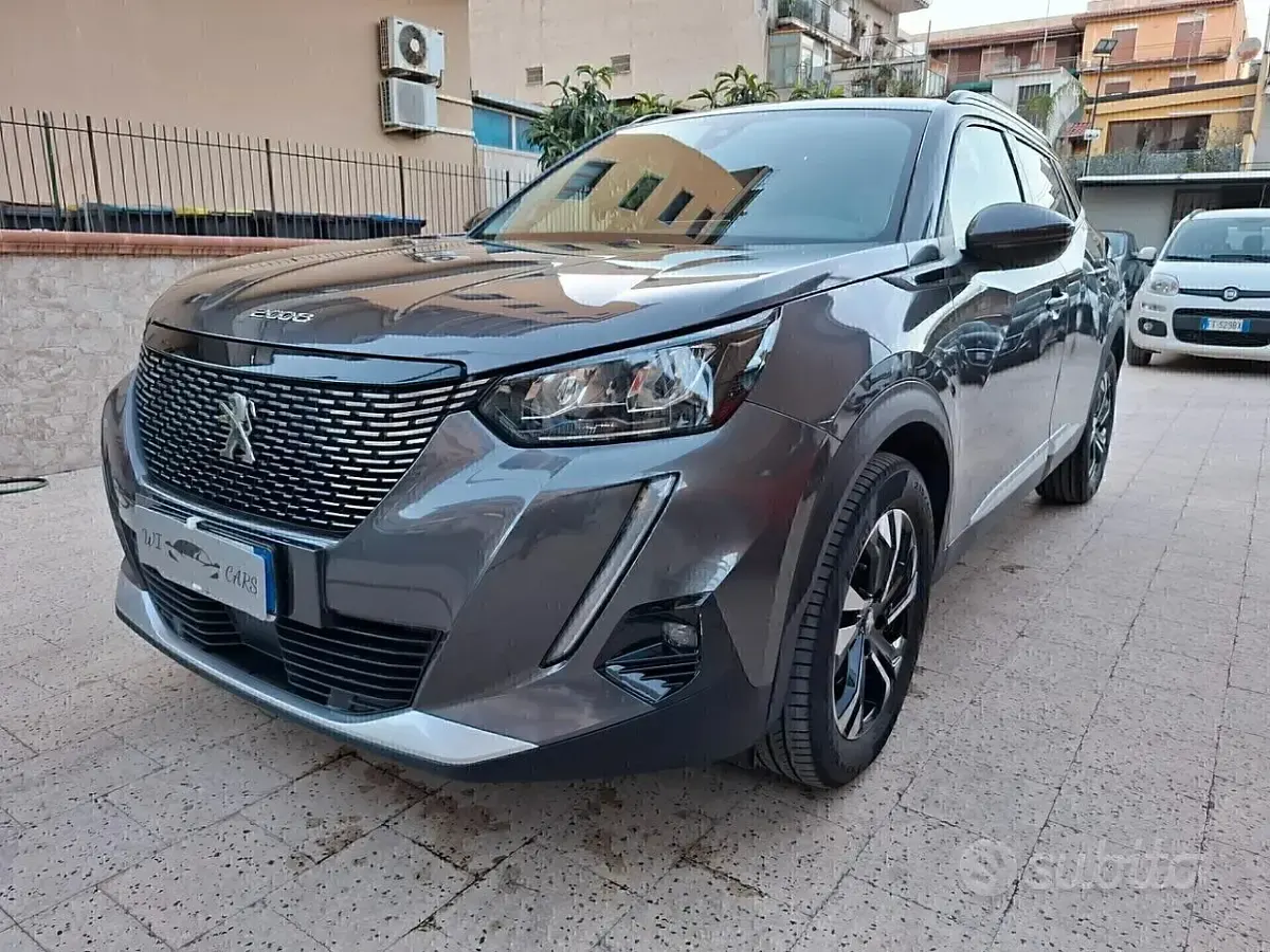 Usata Peugeot 2008 Allure 131 CV (96 kW) 2021 Grigio SUV
