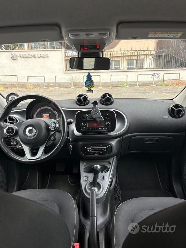 Usata Smart ForFour Passion 71 CV (52 kW) 2016 Bianco Utilitaria