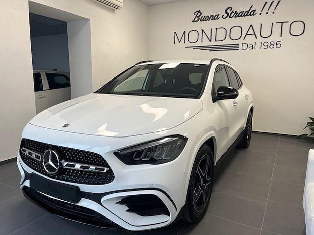 Usata Mercedes GLA200 150 CV (110 kW) 2024 Bianco SUV