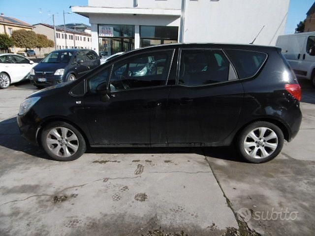 Usata Opel Meriva Cosmo 100 CV (73 kW) 2012 Nero Monovolume