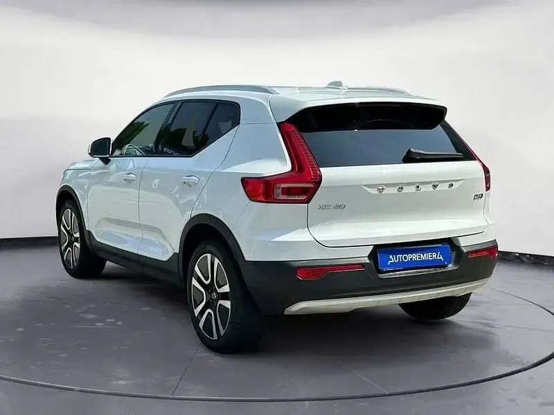 Usata Volvo XC40 Business Edition 150 CV (110 kW) 2020 Bianco SUV