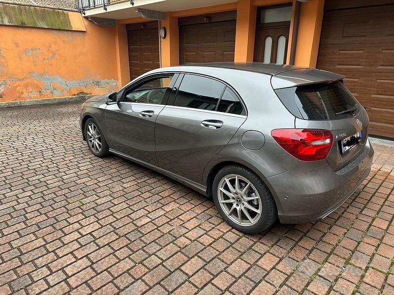 Usata Mercedes A180 122 CV (89 kW) 2017 Berlina